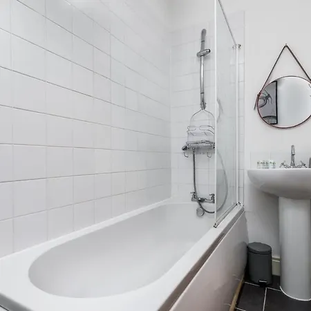 Seabreeze Retreat - Location Free Parking Quiet Area * Whitby