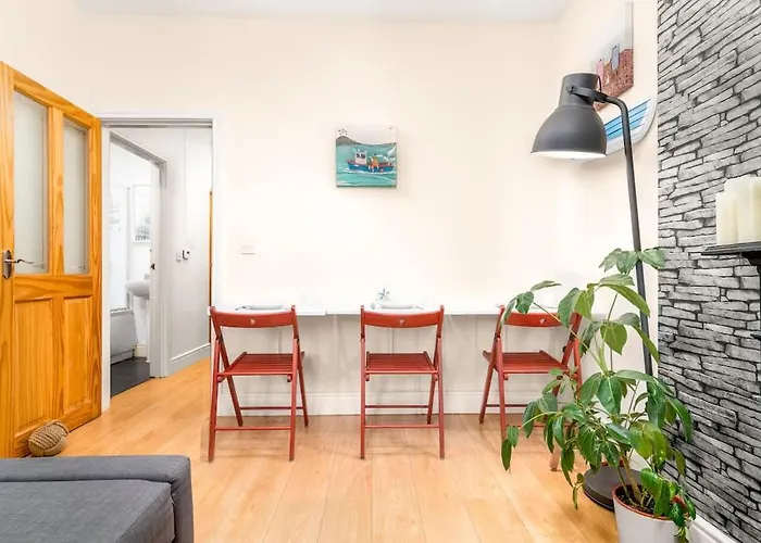 Seabreeze Retreat - Location Free Parking Quiet Area * Whitby